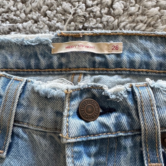 Levi’s Mid Rise - Picture 4 of 6